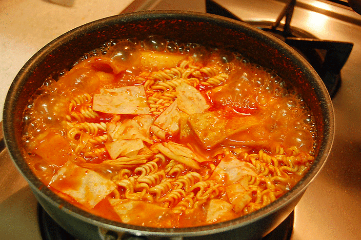 야심한 밤에 꼴리는 짤 달립니다 | 인스티즈