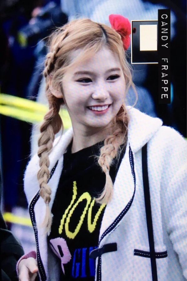 식스틴시절 떠오르게하는 오늘자 트와이스 사나.jpg | 인스티즈