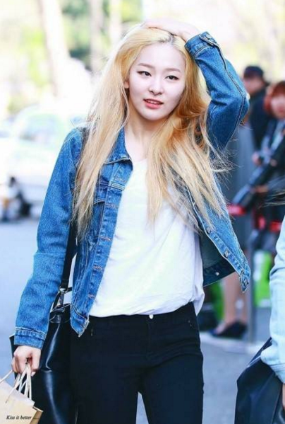 레드벨벳의 무대 위에서만 카리스마 곰슬기 | 인스티즈