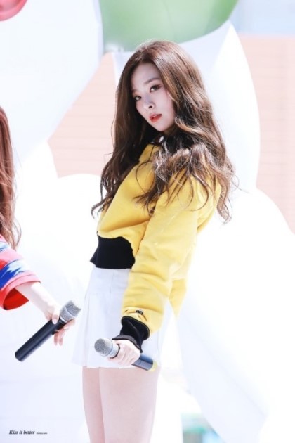 레드벨벳의 무대 위에서만 카리스마 곰슬기 | 인스티즈