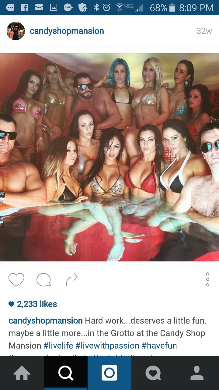 본문 추가. 매일 대저택에서 수십명의 여자들과 파티하는 호주갑부 (15) | 인스티즈