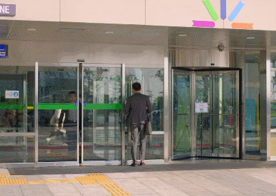 [그녀는예뻤다] 업무능력만 나쁜줄 알았더니 시력도 나쁜가봐요.swf | 인스티즈