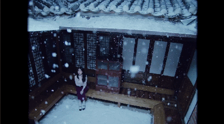 [발매1주년] 아이유 - 소격동.gif | 인스티즈