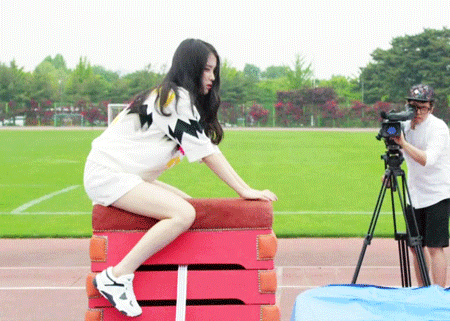 솔직히 아이유 열애설은 무덤덤한데 이분이 열애설 터지면 충격일듯.jpg | 인스티즈