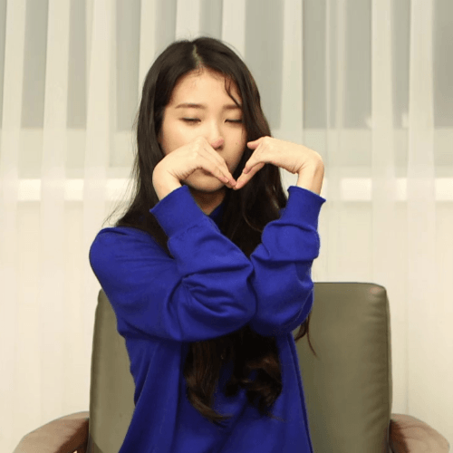 [15.10.24] V앱 아이유 - 무릎 LIVE.swf | 인스티즈