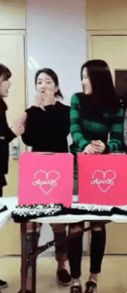 에이핑크) 동생한테 영상 편지하라니까 질색하는 손나은 ㅋㅋㅋ | 인스티즈