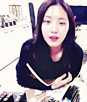 에이핑크) 보미: 아 맞어 곧 수능이라고 하는데..???: 망해써 | 인스티즈