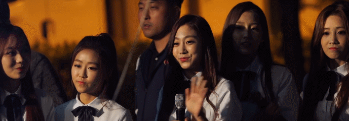 무대준비하는 러블리즈 지수 | 인스티즈