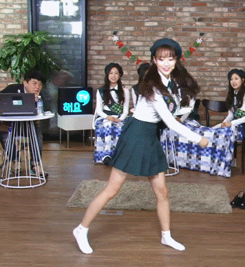 오늘자 아청돌 음중 컴백무대.. | 인스티즈