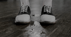 [스토커] 노출 하나 없이도 몹시 야하고 야릇한 장면.avi | 인스티즈