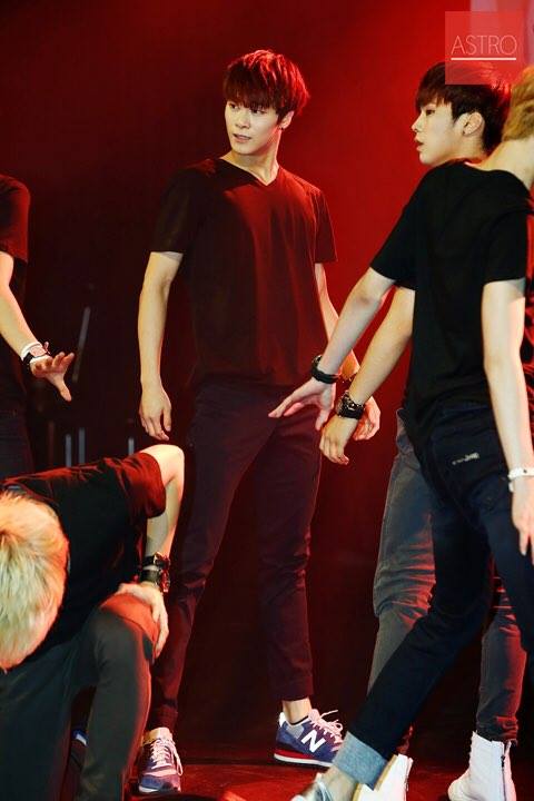 요즘 눈길가는 신인아이돌 (feat수아 오빠) | 인스티즈