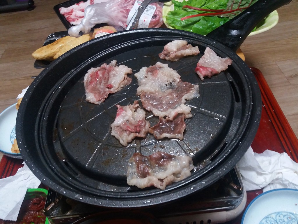 고기 구워 먹다가 이 폭발해서 난장판 됐습니다 | 인스티즈