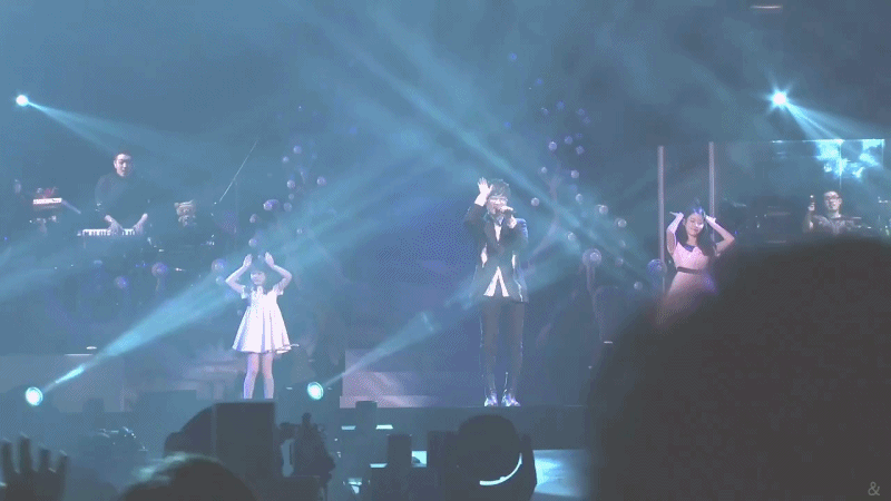 서태지콘서트에서 율동하는 아이유+gif | 인스티즈