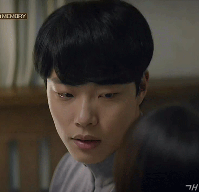 [응답하라1988] 나 소개팅 할까? 정환에게 다가가 묻는 덕선..swfgif | 인스티즈