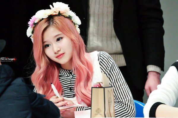 트와이스 사나 팬을 보는 꿀눈빛.jpg | 인스티즈