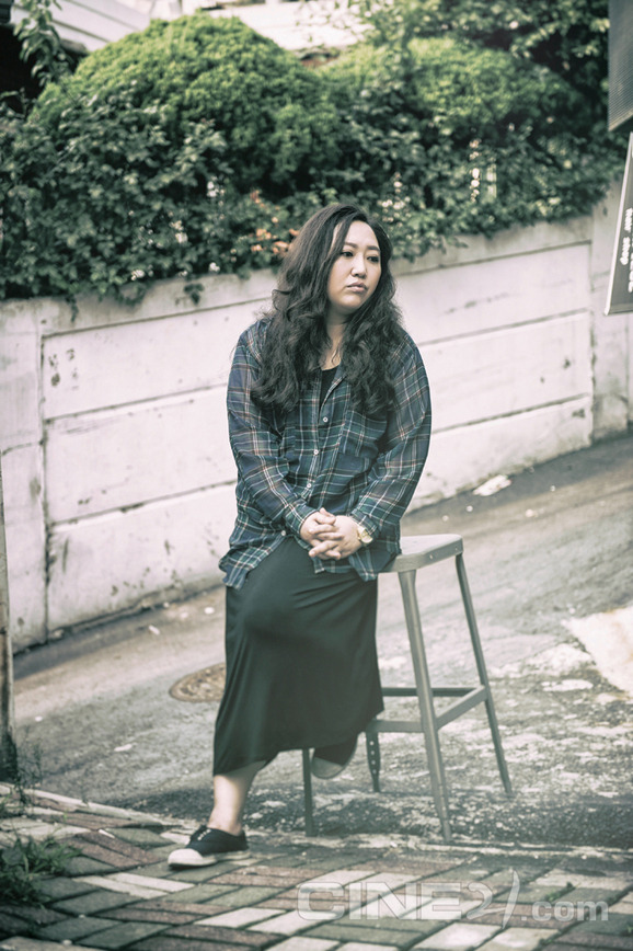 씨네21 창간인 1995년부터 모든 호를 사서 모으다가 마침내 메인표지에 실린 배우 (+수상소감영상.swf) | 인스티즈