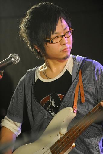 강 건너 싸움구경이 꿀잼아님?ㅋㅋㅋ 바다건너 일본 음악계 레전드 싸움 (혐오주의) | 인스티즈