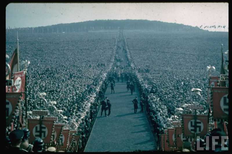 전쟁 준비하는 히틀러.jpg | 인스티즈