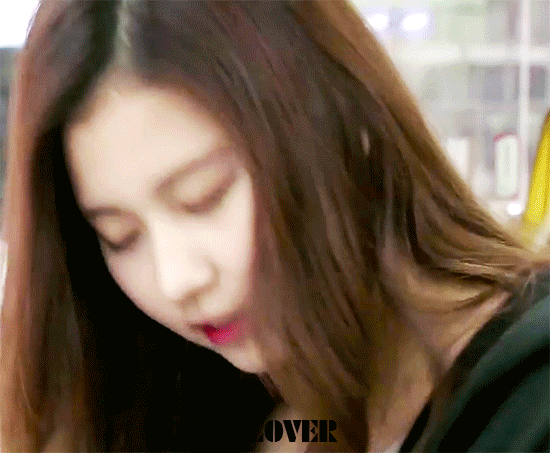 [심쿵주의] 정회원된기념으로 트와이스 사나 사진올립니다 | 인스티즈