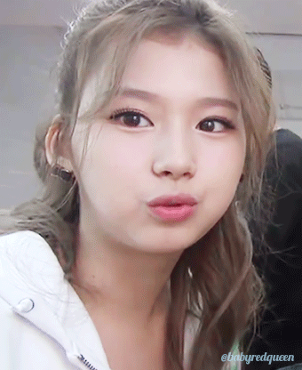 트와이스 사나 비주얼 정점 찍었던 날.gif | 인스티즈