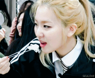 야심한 밤에 올리는 슬기 | 인스티즈