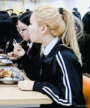 야심한 밤에 올리는 슬기 | 인스티즈