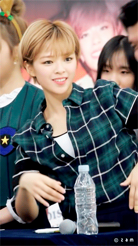 자꾸만 걸그룹답지 않은 매력 뽐내는 트와이스 정연.jpg | 인스티즈