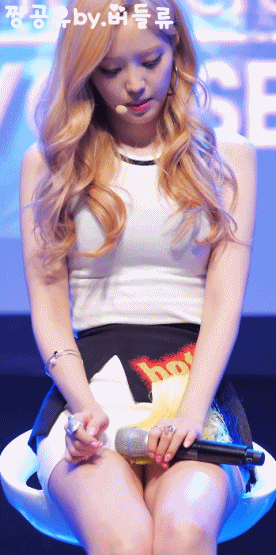 가장 여성스러운 몸매를 소유한 아이돌.jpgif | 인스티즈