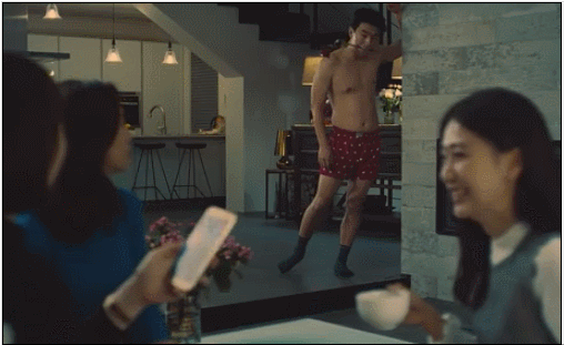 최근 프랑스 통신사 광고를 그대로 가져다 쓴 것 같은 skt(피드백 없음 주의).gif | 인스티즈