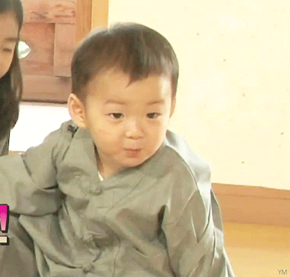 [슈퍼맨] 여스님에게 끼부리는 민국이 + 귀염터지는 삼둥이 GIF | 인스티즈