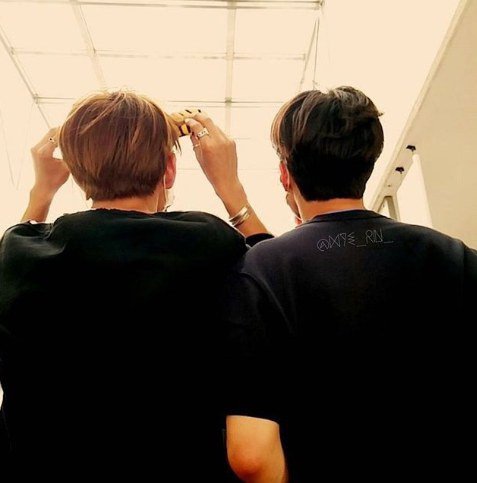 방탄소년단 뷔 미친 인맥 | 인스티즈