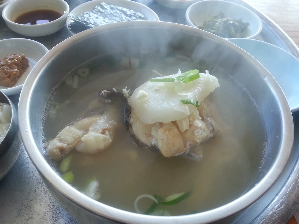 누구에게도 방해받지 않으며 신경쓰지 않고 음식을 먹는다는 포상의 행위 iN 부산 | 인스티즈