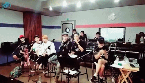 현재 실검 1위 비스트 장현승 무대 태도 논란에 관한 정리된 글 및 영상 및 사진 | 인스티즈