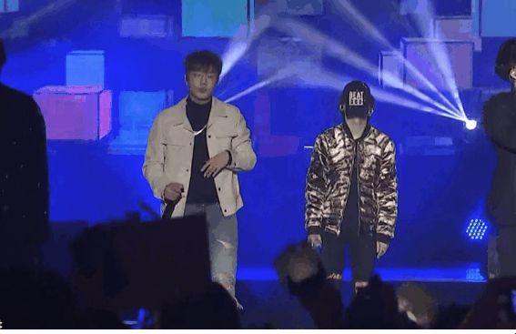 현재 실검 1위 비스트 장현승 무대 태도 논란에 관한 정리된 글 및 영상 및 사진 | 인스티즈