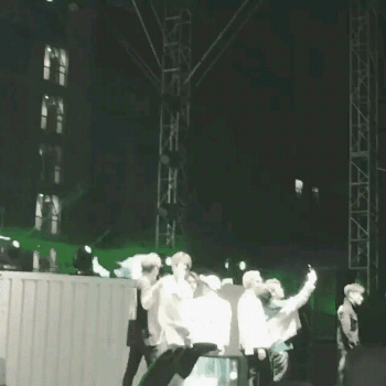 현재 실검 1위 비스트 장현승 무대 태도 논란에 관한 정리된 글 및 영상 및 사진 | 인스티즈