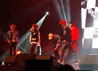 현재 실검 1위 비스트 장현승 무대 태도 논란에 관한 정리된 글 및 영상 및 사진 | 인스티즈