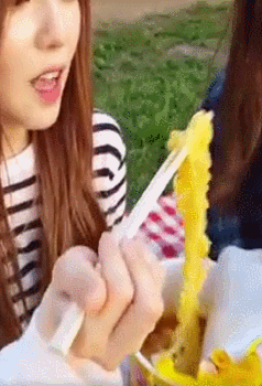 컵라면 먹는 아이린.gif | 인스티즈