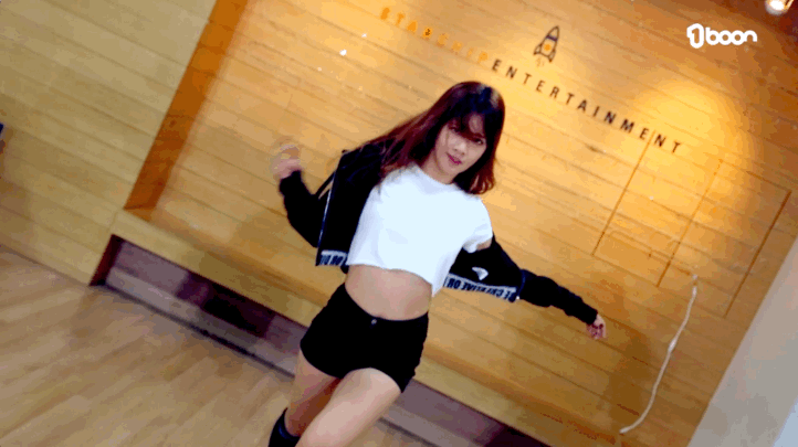 오늘 데뷔한 걸그룹에 숨겨진 비밀 (feat.우주소녀) | 인스티즈