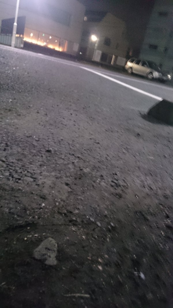 도쿄 시부야에서 일본시민이 방사능 측정.jpg | 인스티즈