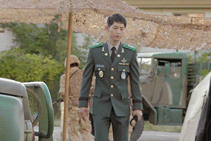 [태양의후예] 뜻밖의 브로맨스.jpgif | 인스티즈