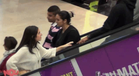 낯선 남자가 내 손을 스쳤을때 남자들 반응.gif ㅋㅋㅋㅋ | 인스티즈