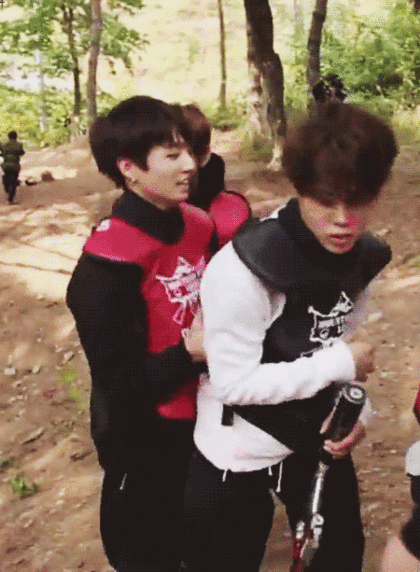 방탄 지민을 귀여워하는 막내 정국이ㅋㅋㅋ | 인스티즈