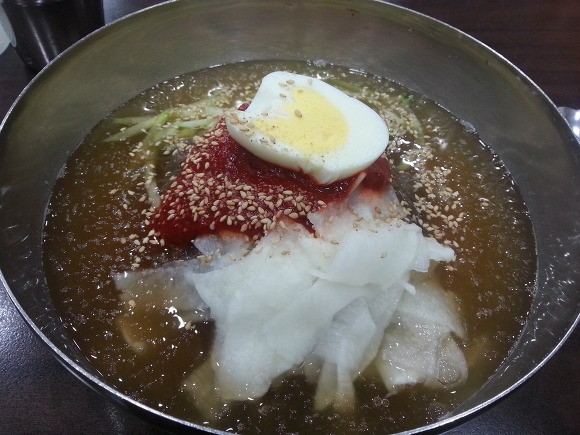 누구에게도 방해받지 않으며 신경쓰지 않고 음식을 먹는다는 포상의 행위 iN 서울ㄹㄹ | 인스티즈