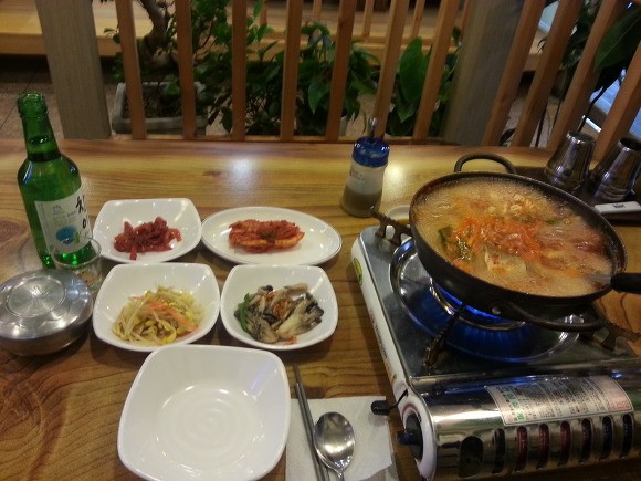 누구에게도 방해받지 않으며 신경쓰지 않고 음식을 먹는다는 포상의 행위 iN 서울ㄹㄹ | 인스티즈