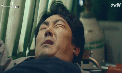 [시그널] 조진웅 김혜수가 살린 고백장면.gif | 인스티즈