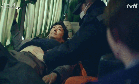 [시그널] 조진웅 김혜수가 살린 고백장면.gif | 인스티즈