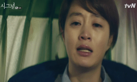 [시그널] 조진웅 김혜수가 살린 고백장면.gif | 인스티즈