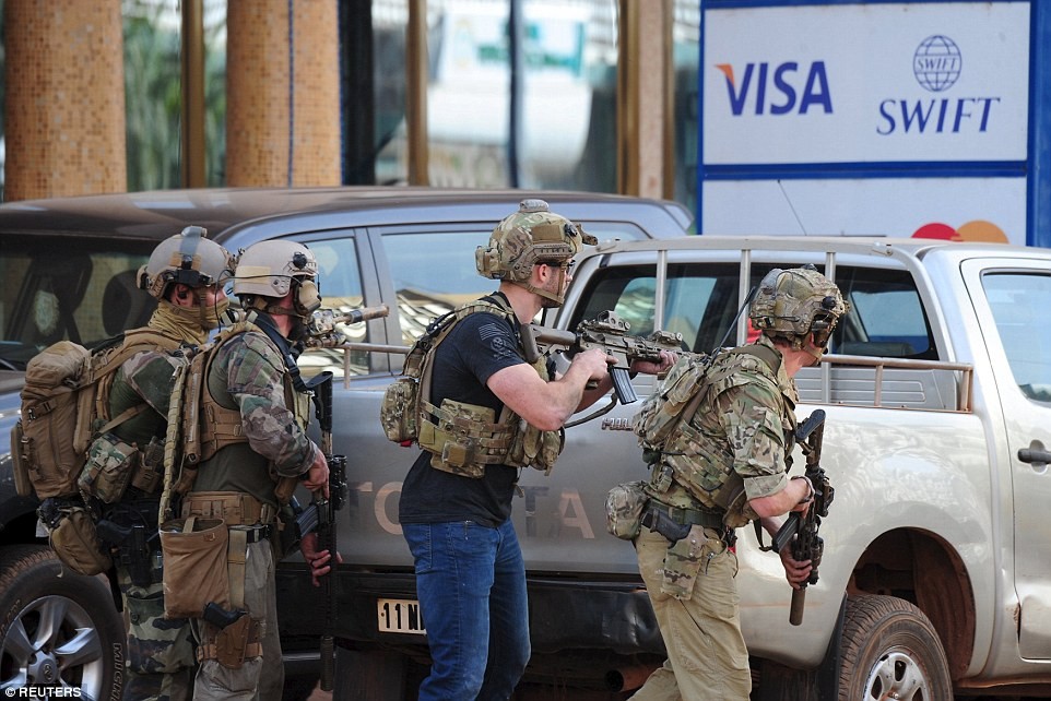 부르키나파소에서 발생한 테러를 진압하기 위해 출동한 프랑스, 미국 특수부대 | 인스티즈