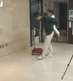 [슈퍼맨이돌아왔다] 어쩌면 놓쳤을지도 모를 삼둥이 달력촬영편의 깨알컷 모음 | 인스티즈