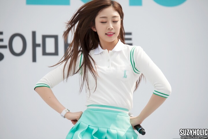 한 살 언니 머리 때리는 러블리즈 서지수 직캠 | 인스티즈